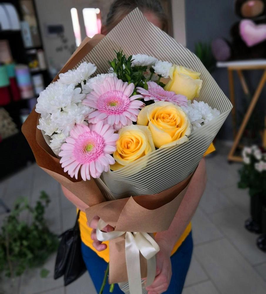 Букет цветов из: Герберы, Розы и Хризантемы в Ильинке Астраханской области