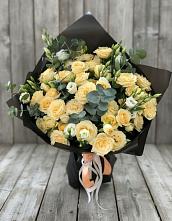 Букет цветов из:  Розы и Лизиантусы в Ильинке Астраханской области