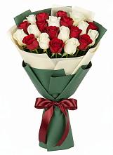 Букет Микс из красных и белых роз #REPLACE_PRED# Ильинке Астраханской области