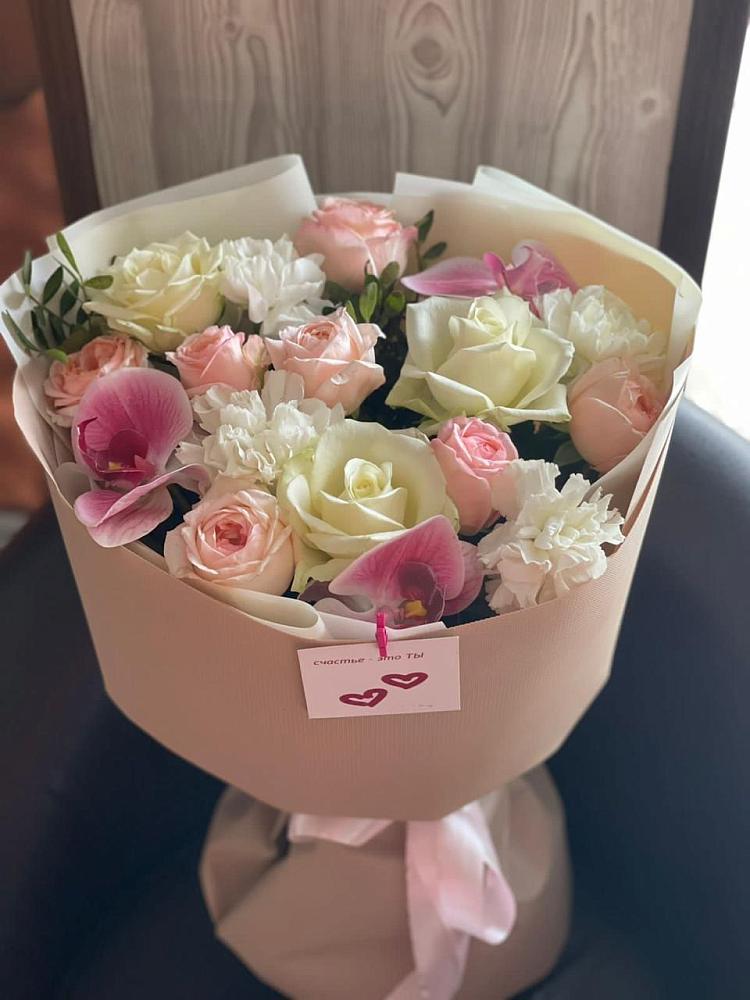 Букет цветов из: Орхидеи, Розы и Гвоздики в Ильинке Астраханской области