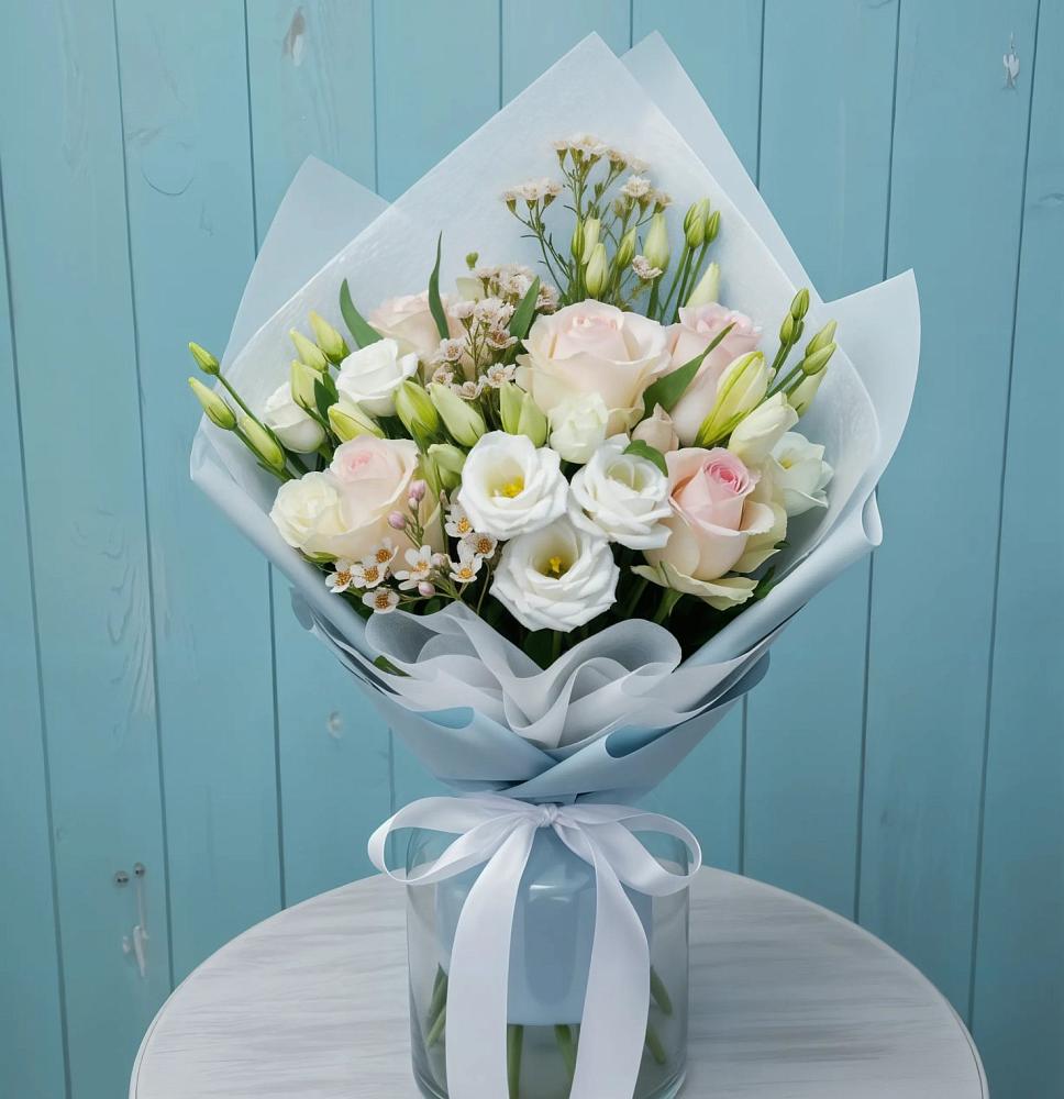 Букет цветов из: Розы и Лизиантусы в Ильинке Астраханской области