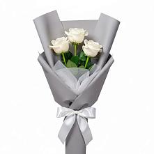 Букет 3 белые розы в Ильинке Астраханской области