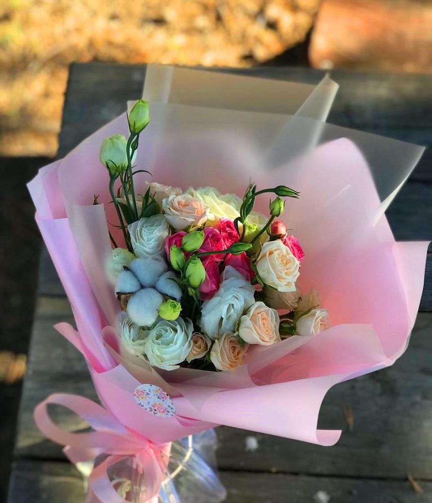 Букет цветов из: Розы и Лизиантусы в Ильинке Астраханской области