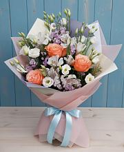 Букет цветов из:  Лизиантусы, Розы, Альстромерии и Гипсофила в Ильинке Астраханской области
