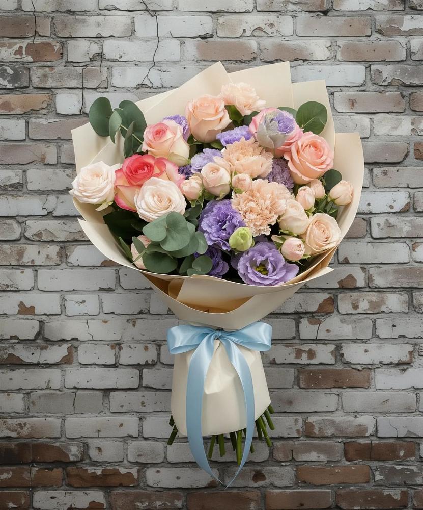 Букет цветов из: Розы, Лизиантусы и Гвоздики в Ильинке Астраханской области