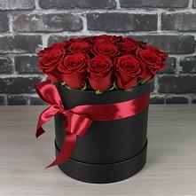 Цветочная композиция из Розы в шляпной коробке в Ильинке Астраханской области