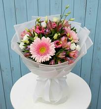 Букет цветов из:  Герберы, Альстромерии и Лизиантусы в Ильинке Астраханской области
