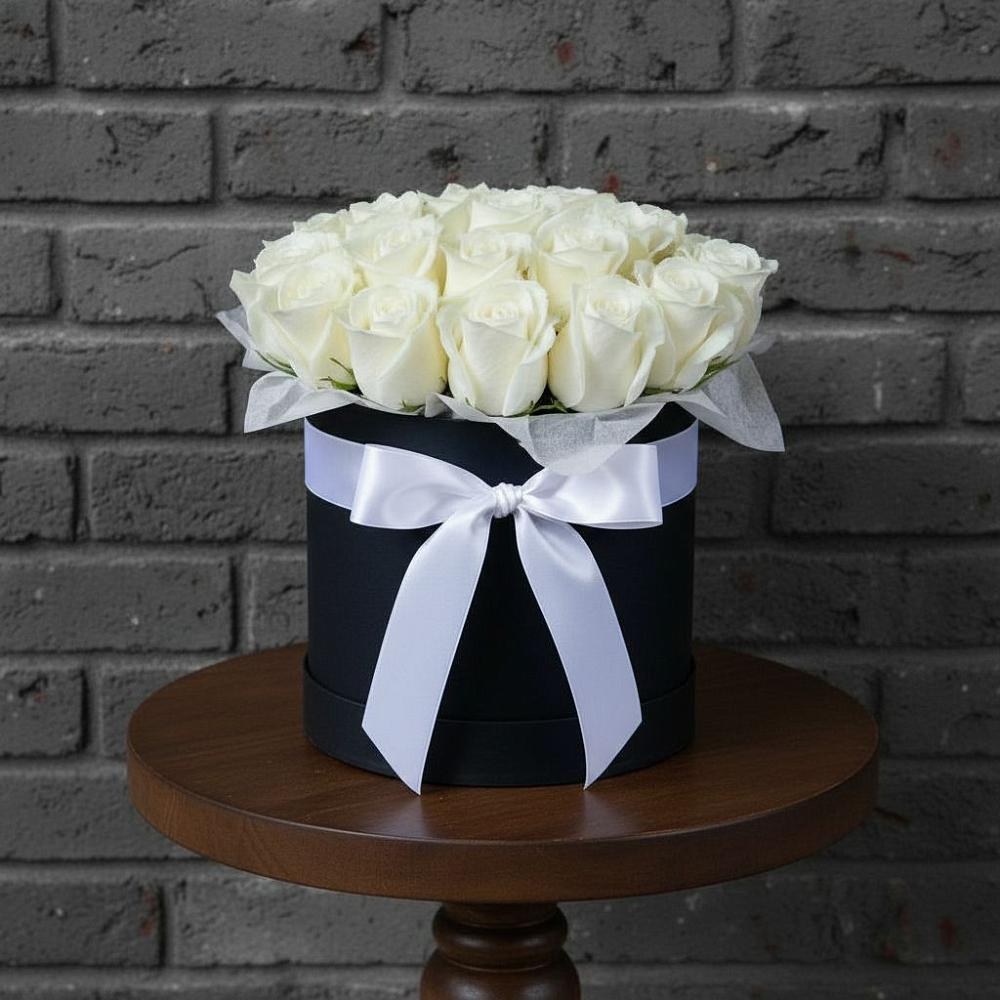 Цветочная композиция из Розы в шляпной коробке в Ильинке Астраханской области