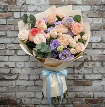 Букет цветов из:  Розы, Лизиантусы и Гвоздики в Ильинке Астраханской области