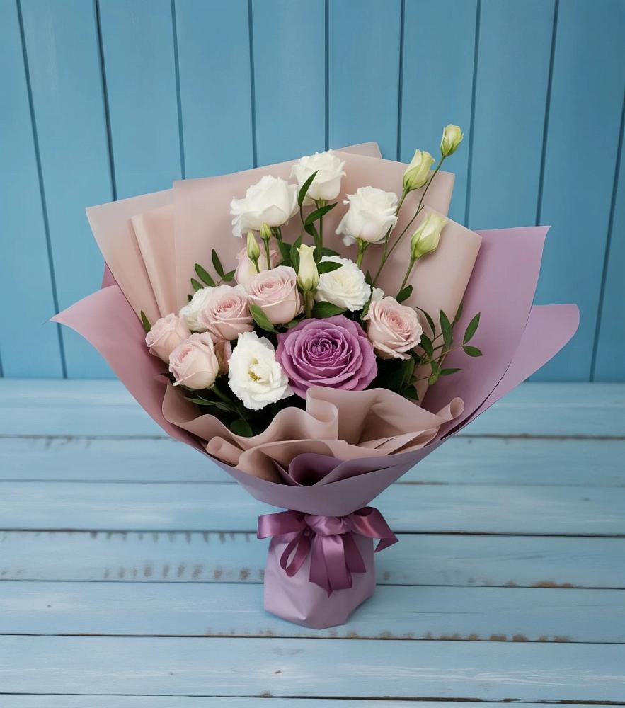 Букет цветов из: Розы и Лизиантусы в Ильинке Астраханской области