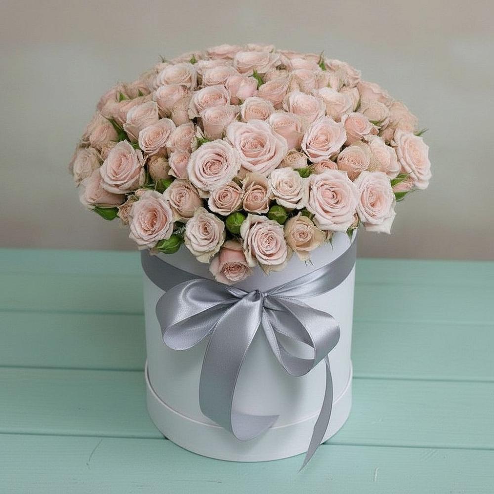 Цветочная композиция из Розы в шляпной коробке в Ильинке Астраханской области